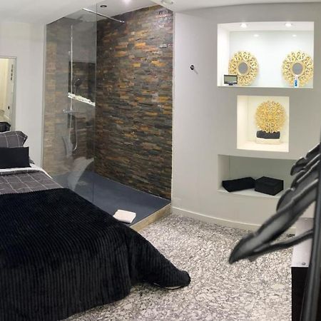 Modern Room With Indoor Shower Near The River - Quarto Moderno Com Duche Interior Proximo Da Ribeira Vila Nova de Gaia Exteriér fotografie